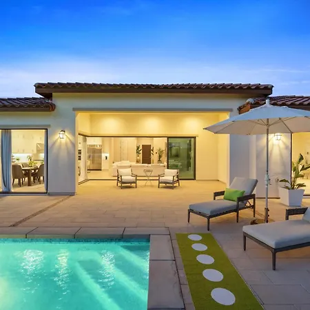 Palm Breeze By Vare - Private Pool&Spa, Spacious!